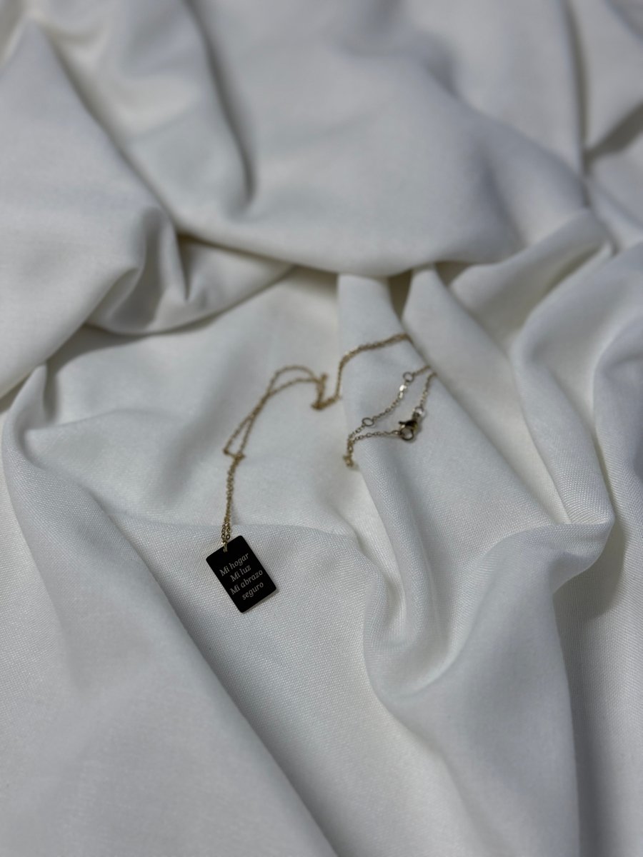 Collar Dorado - Blanco y Negro Atelier