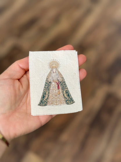 Foto en tela de algodón formato estampita personalizada de la Virgen de la Esperanza de Triana de Sevilla