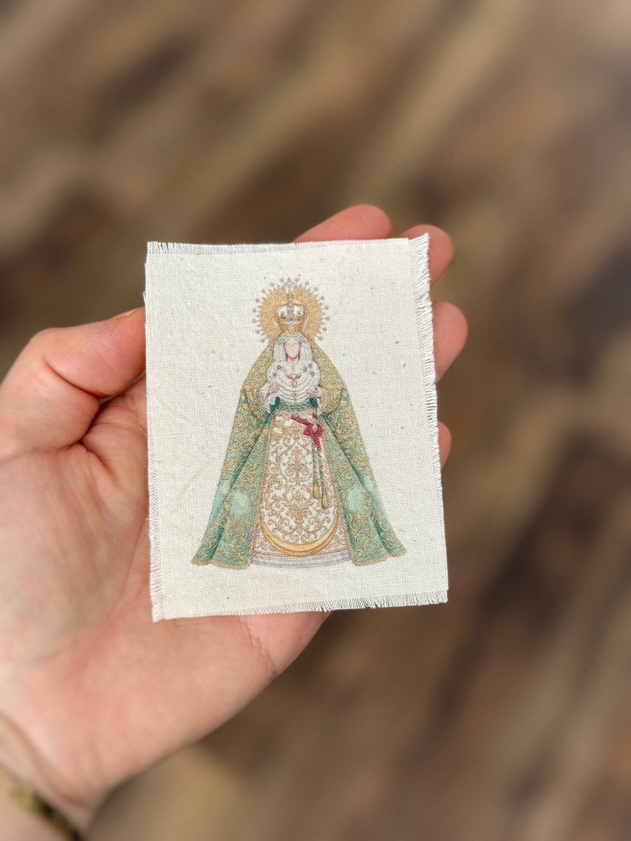 Foto en tela de algodón formato estampita de la Virgen de la Macarena de Sevilla