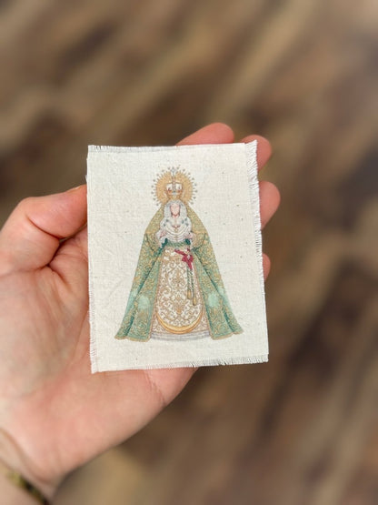 Foto en tela de algodón formato estampita de la Virgen de la Macarena de Sevilla