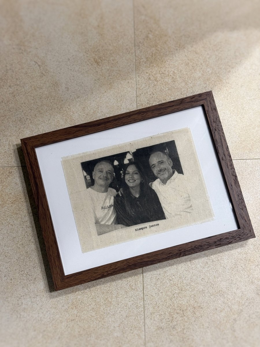 Foto en Tela con Marco Oscuro - Blanco y Negro Atelier