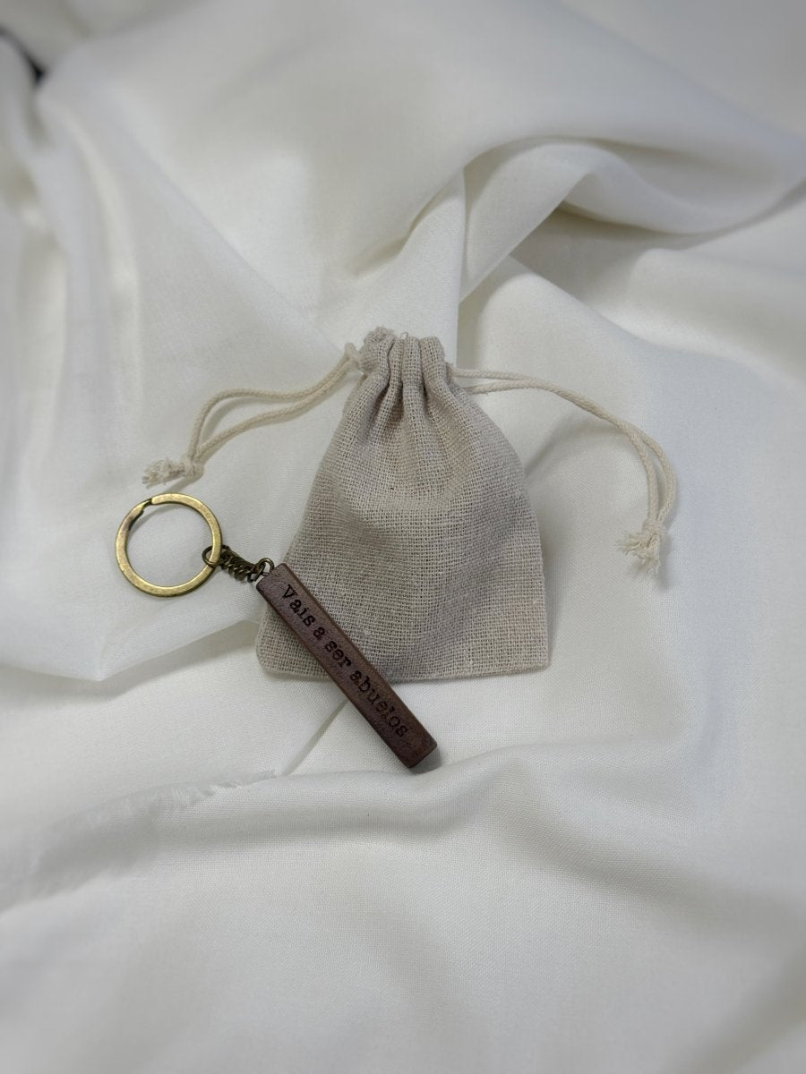 Llavero Nogal - Blanco y Negro Atelier